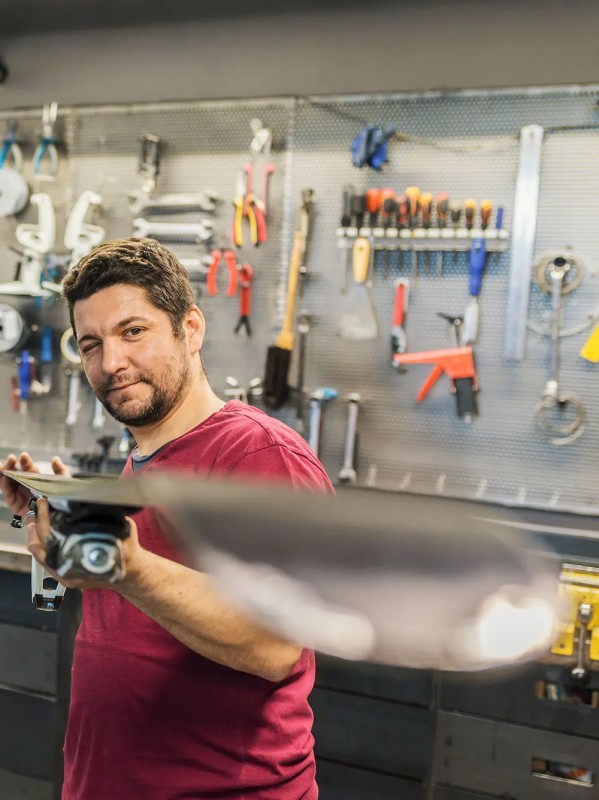 Zašto je redovan servis skija ključan za bezbednost i uživanje na stazi?